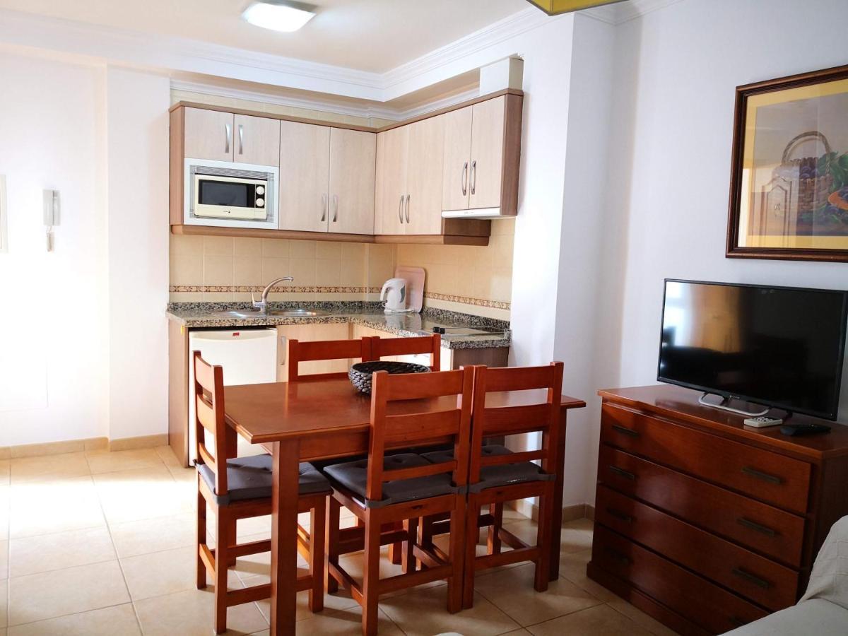 Apartamentos El Barrio ネルハ エクステリア 写真