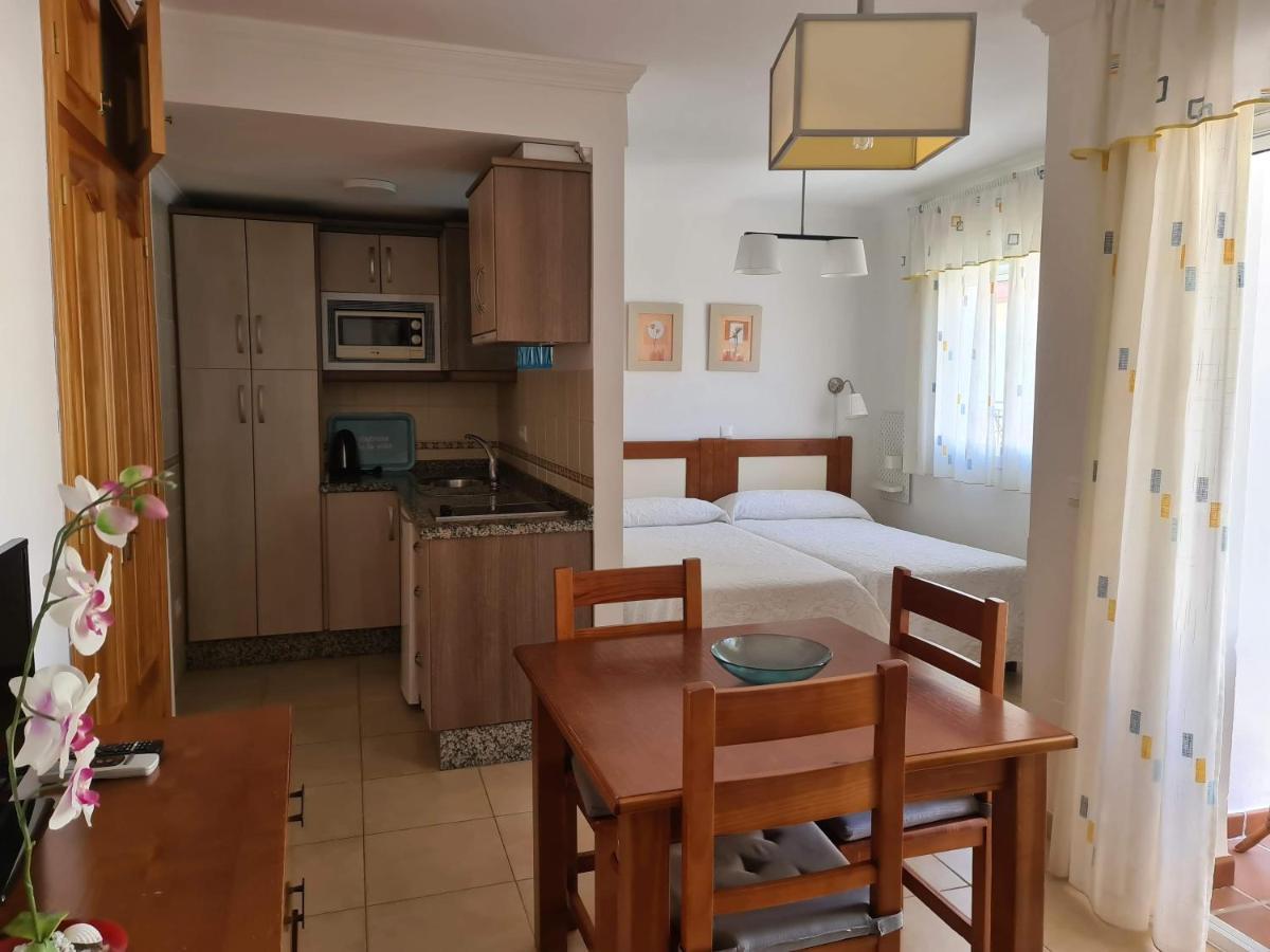 Apartamentos El Barrio ネルハ エクステリア 写真